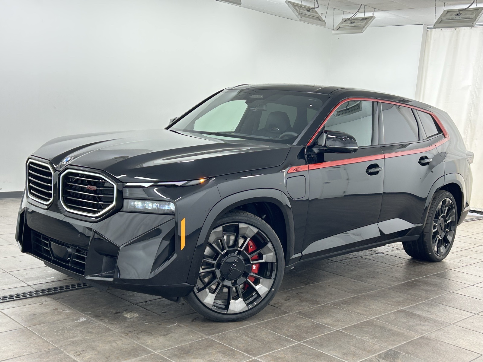 2026 BMW XM Base's photo