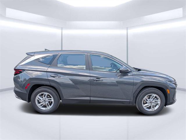 2025 Hyundai Tucson SE photo 2