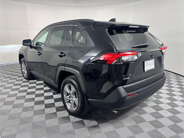 2024 Toyota RAV4 Hybrid LE photo 4