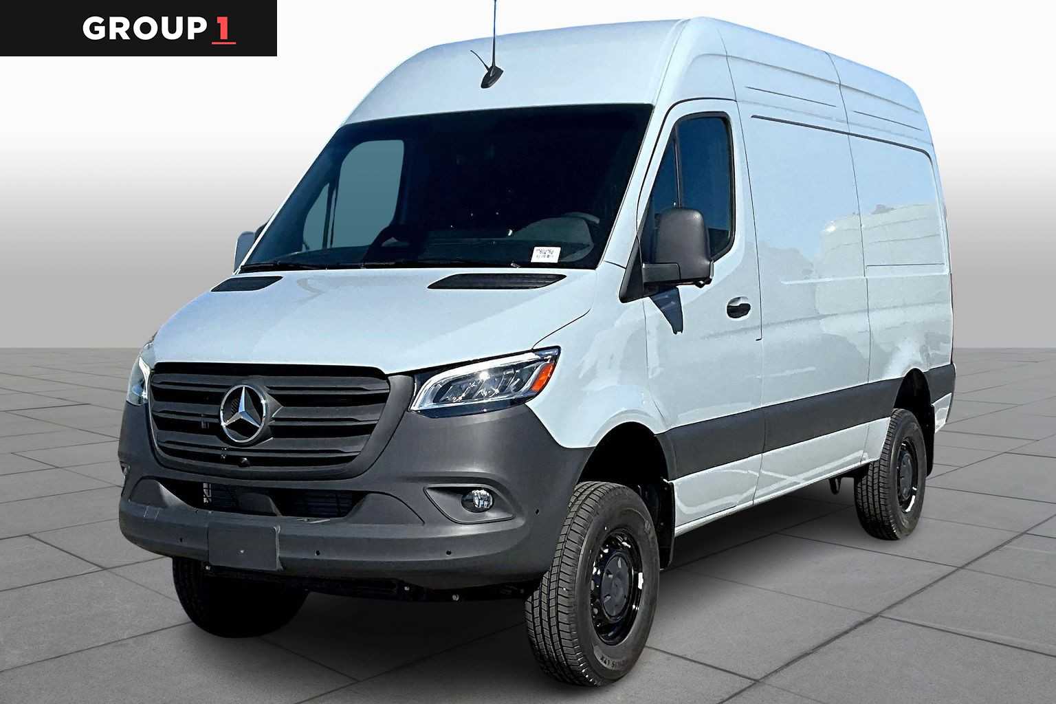 2026 Mercedes-Benz Sprinter Cargo Van Base's photo