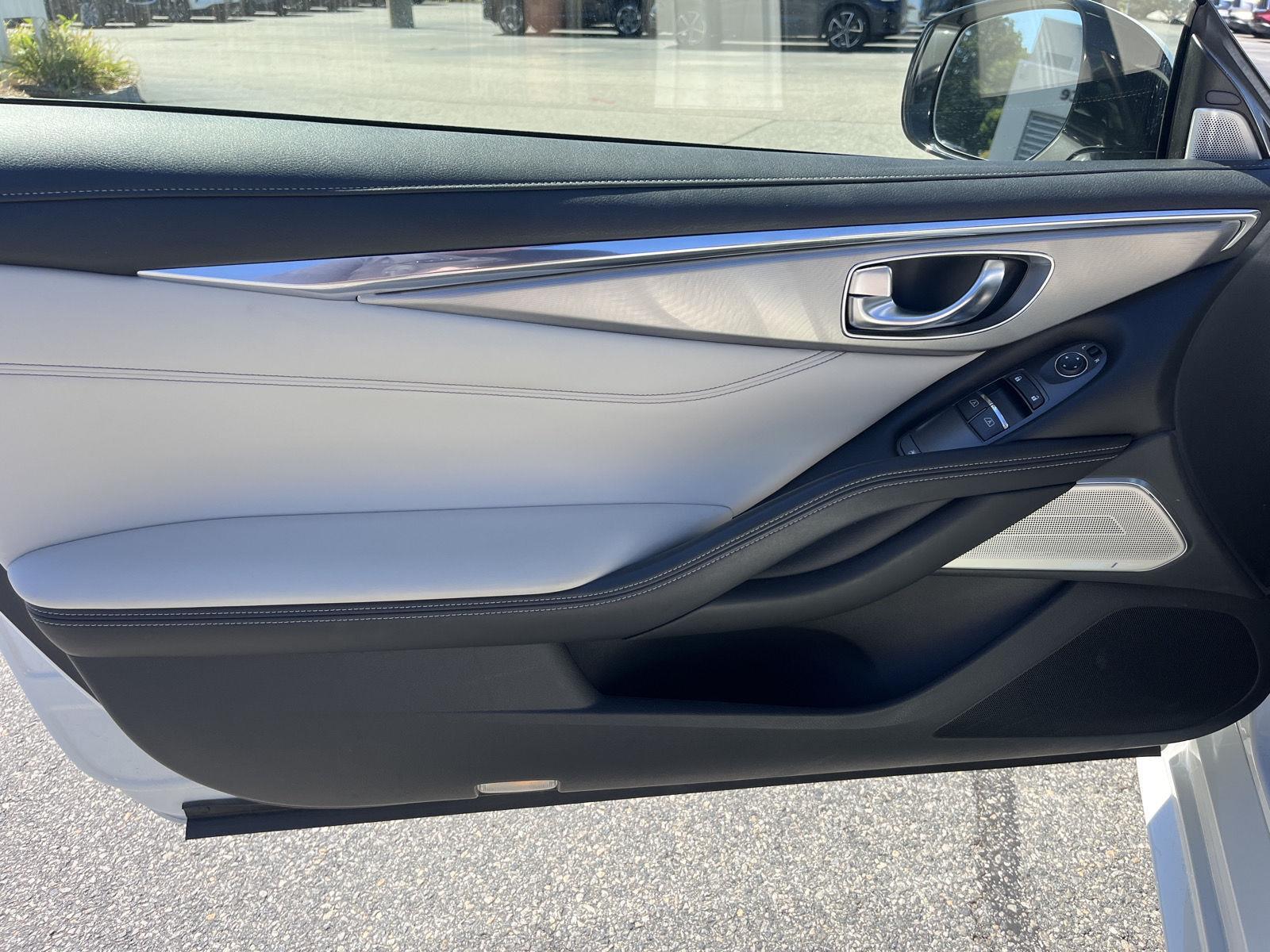 2022 Infiniti Q60 Luxe photo 10