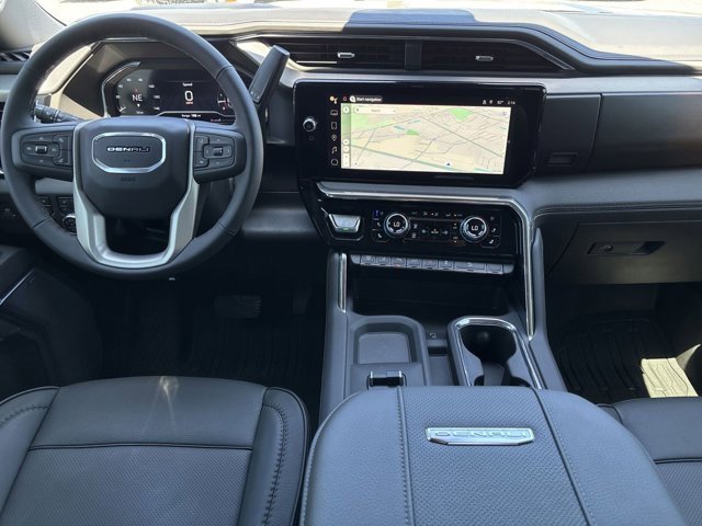 2025 Gmc Sierra 3500 HD Denali photo 4