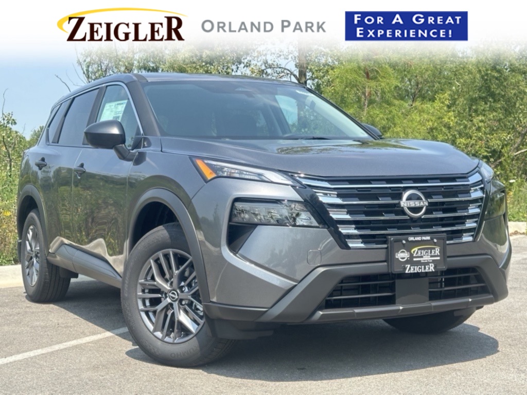 2025 Nissan Rogue S's photo