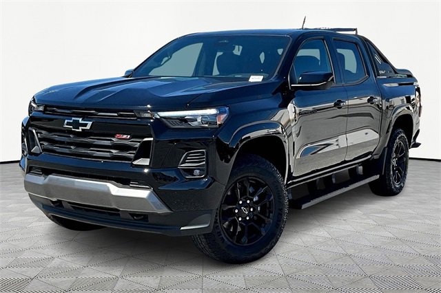 2025 Chevrolet Colorado Z71 photo 3