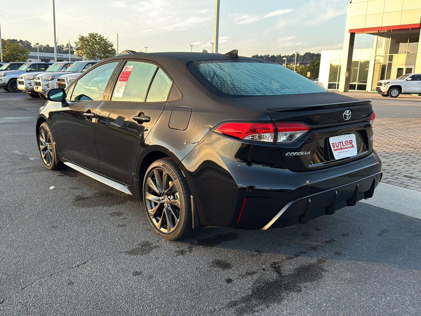 2026 Toyota Corolla SE photo 3