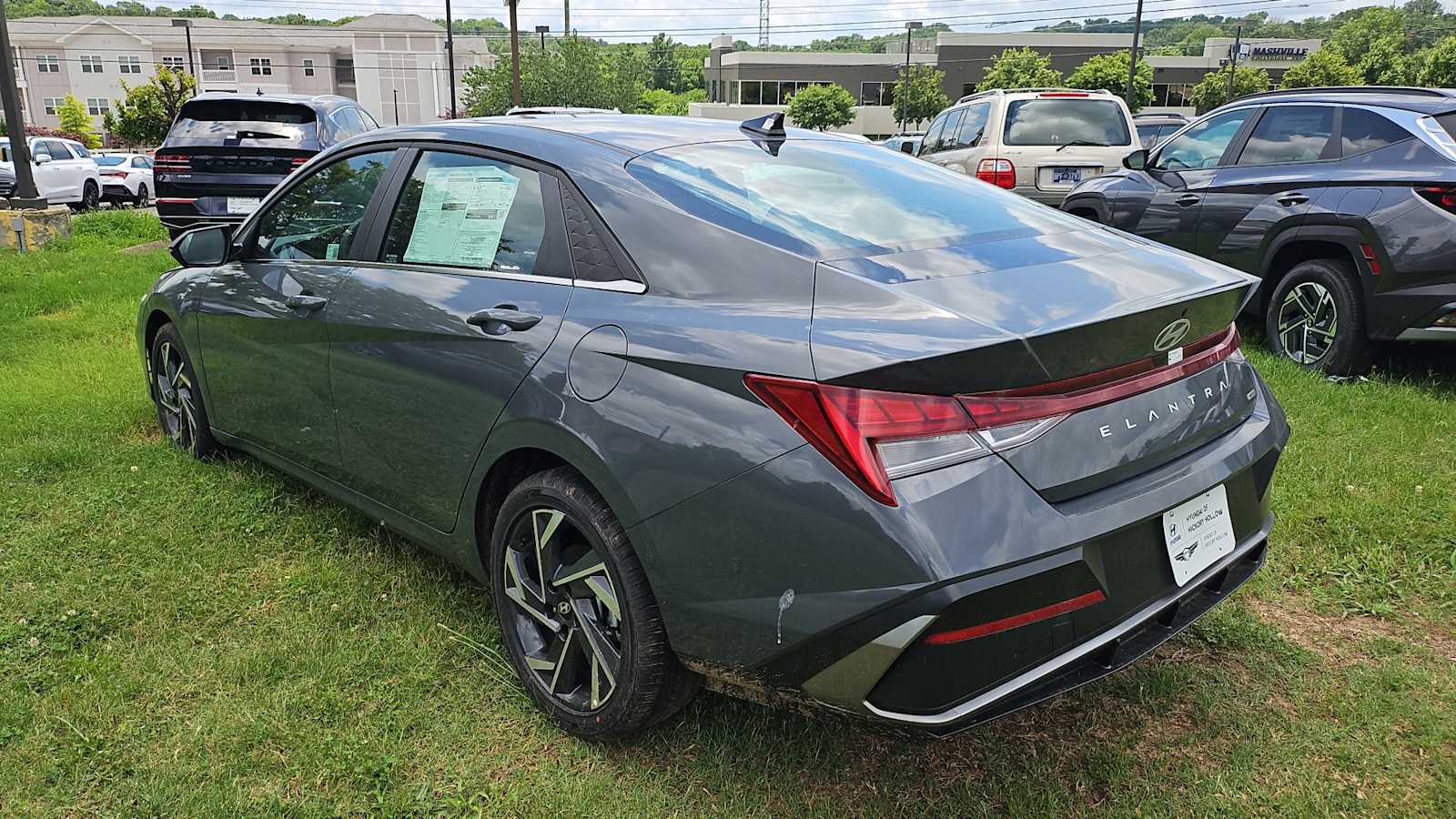 2025 Hyundai Elantra Hybrid Limited photo 3