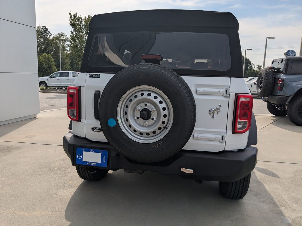 2025 Ford Bronco Base photo 3