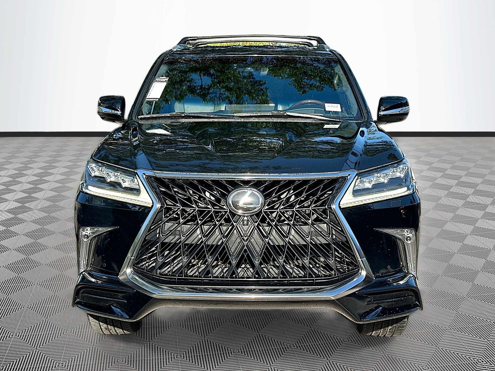 2020 Lexus LX 570 photo 2