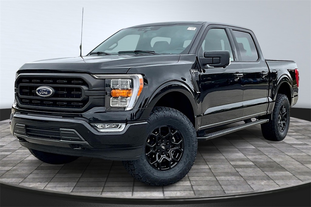 2023 Ford F-150 XLT photo 2