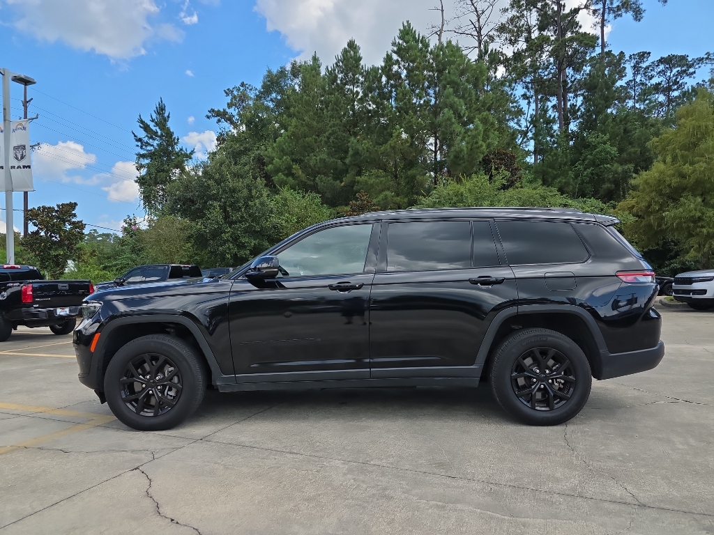 2024 Jeep Grand Cherokee Altitude photo 3