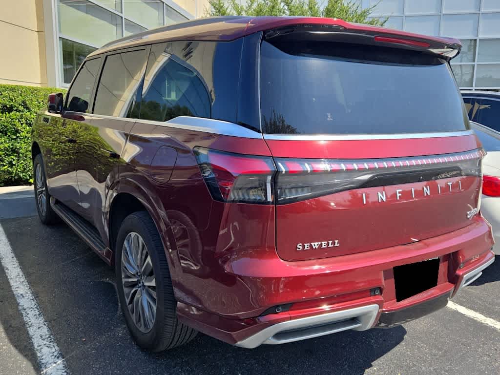 2025 Infiniti QX80 Luxe photo 3