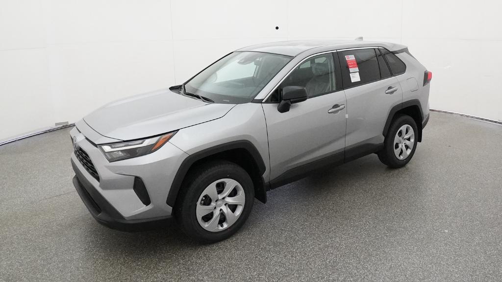 2025 Toyota RAV4 LE's photo