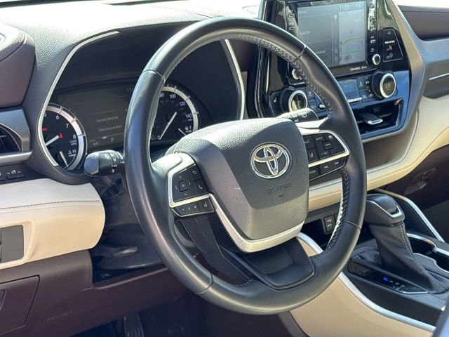 2022 Toyota Highlander XLE photo 28