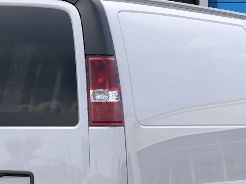 2025 Chevrolet Express Cargo 3500 photo 10