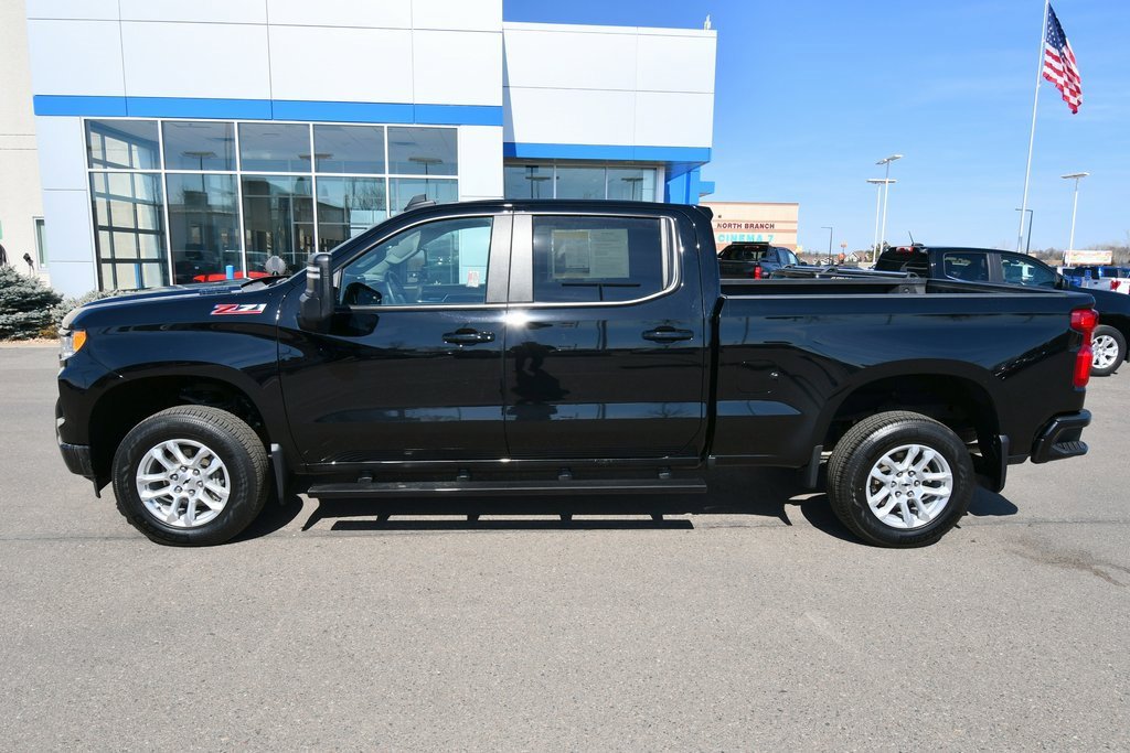 2023 Chevrolet Silverado 1500 RST photo 4
