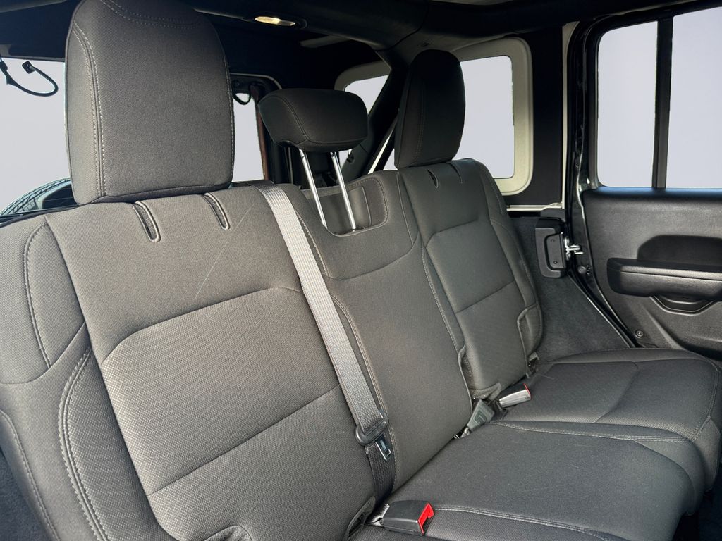2022 Jeep Wrangler Unlimited Sport Altitude photo 18