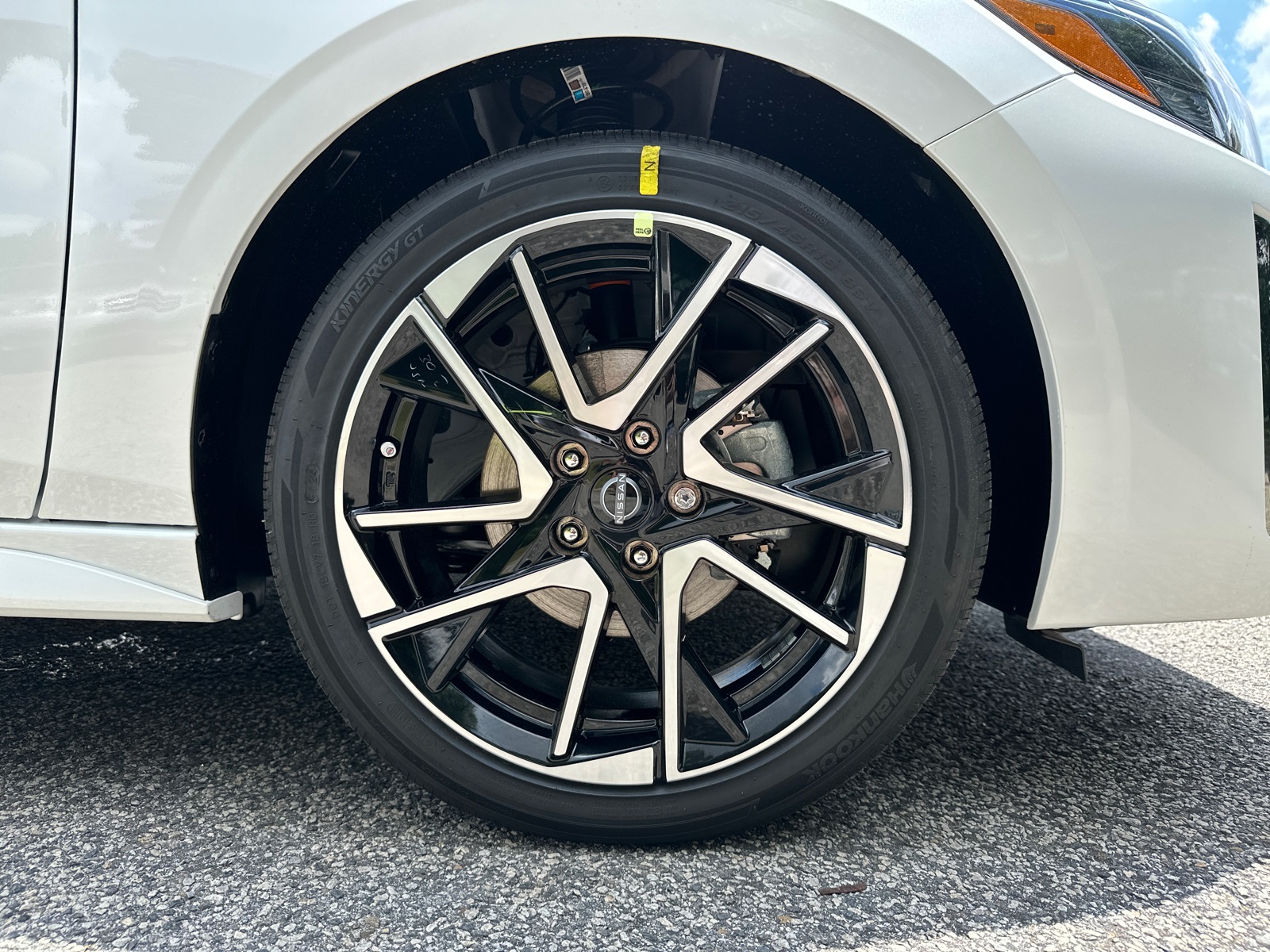 2025 Nissan Sentra SR photo 11