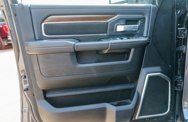 2024 Ram 2500 Laramie photo 8
