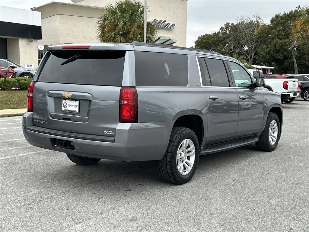 2018 Chevrolet Suburban LT photo 4
