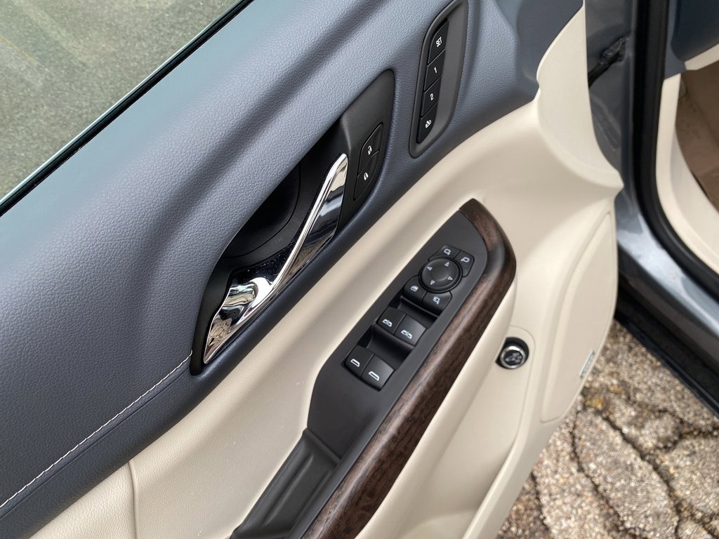 2022 Gmc Acadia Denali photo 10