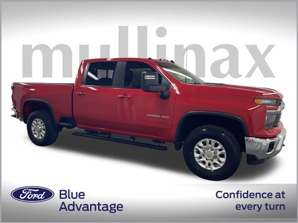 2025 Chevrolet Silverado 2500HD LT photo 2