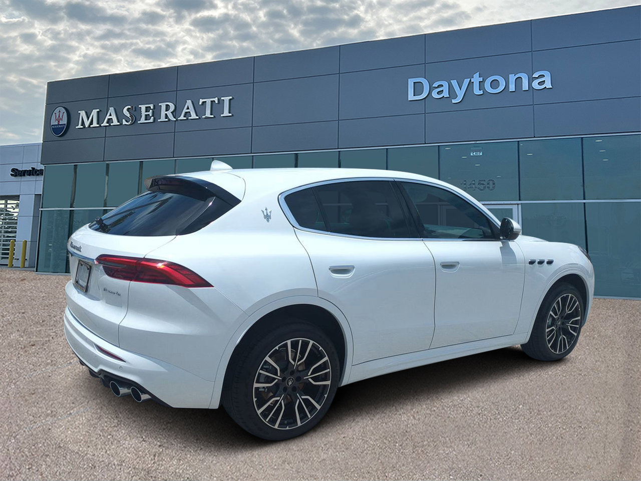 2025 Maserati Grecale photo 3