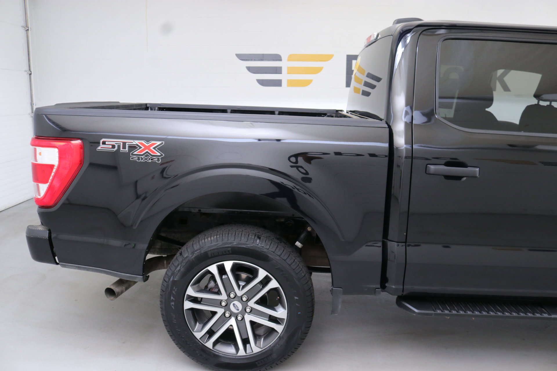 2022 Ford F-150 XL photo 7