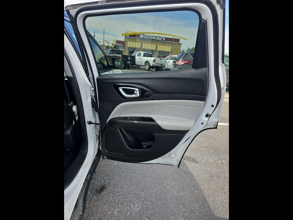 2022 Jeep Compass Limited photo 10