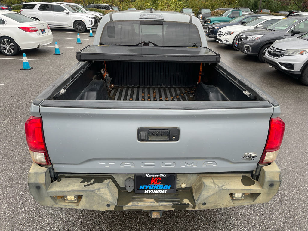 2019 Toyota Tacoma TRD Off-Road photo 4