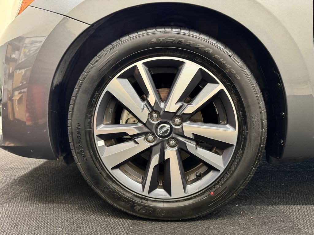 2023 Nissan Versa 1.6 SV photo 19