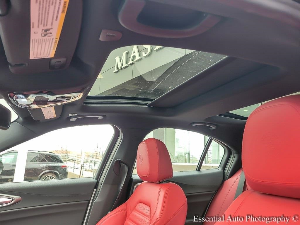 2025 Alfa Romeo Giulia Base photo 8
