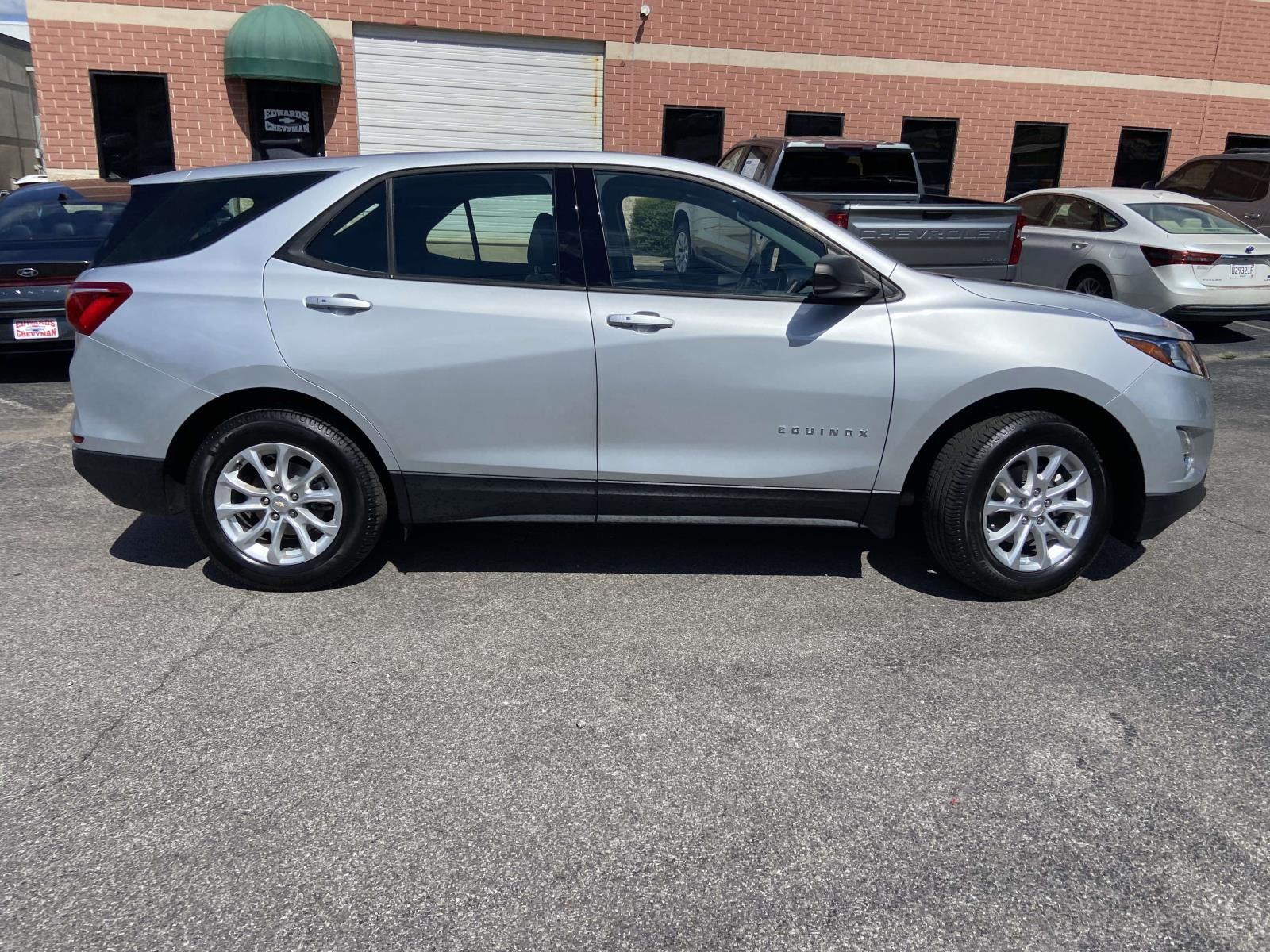 2018 Chevrolet Equinox LS photo 19