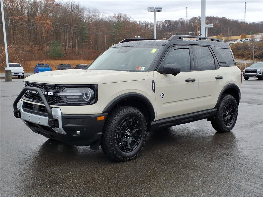 2025 Ford Bronco Sport Outer Banks photo 2