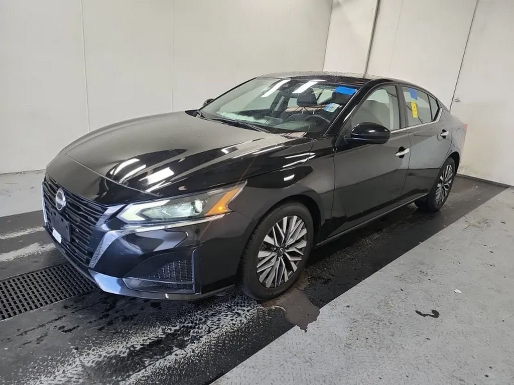 2023 Nissan Altima 2.5 SV photo 2