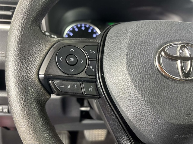 2022 Toyota RAV4 LE photo 14