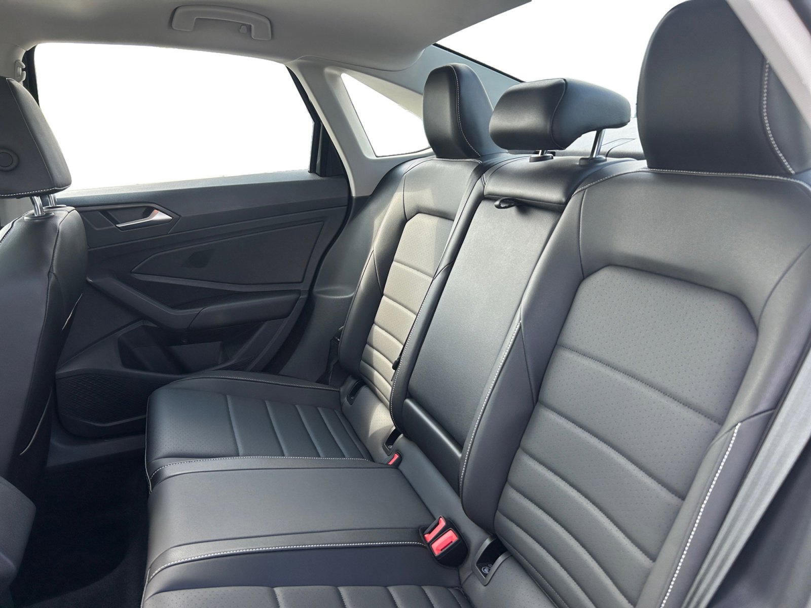 2022 Volkswagen Jetta SE photo 4