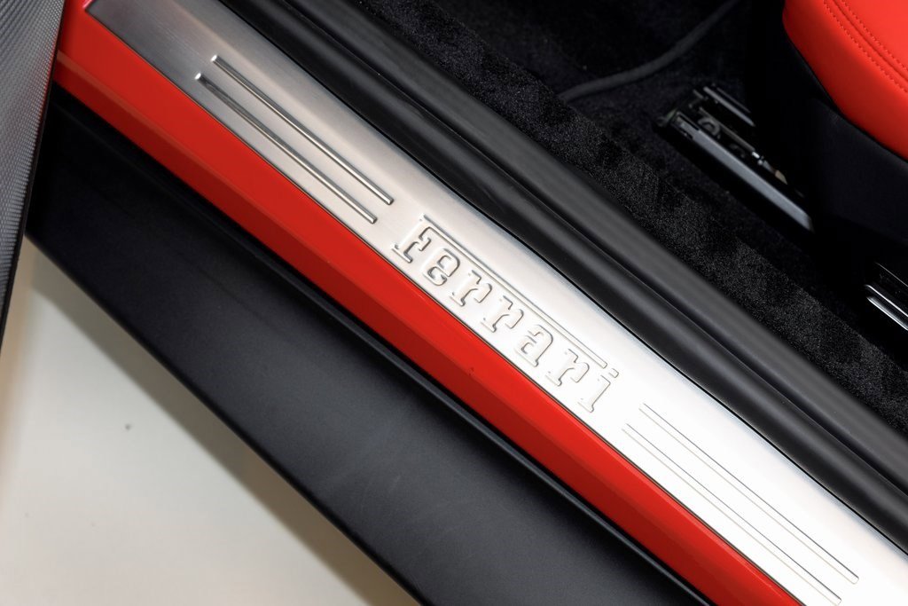 2025 Ferrari Roma Spider photo 12