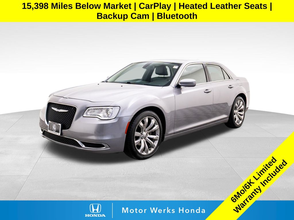 2017 Chrysler 300 Limited's photo