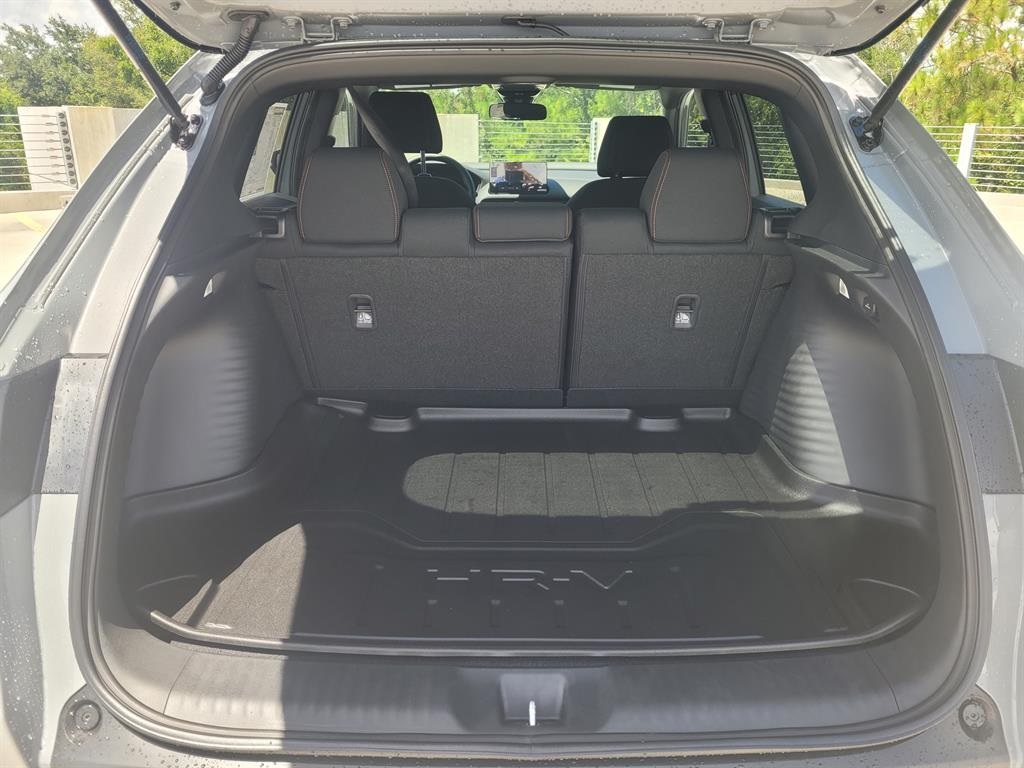 2026 Honda HR-V Sport photo 9