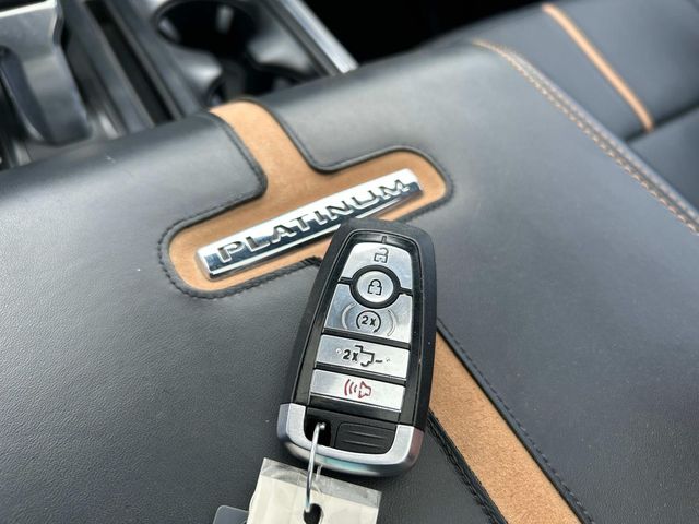 2023 Ford F-150 Platinum photo 32