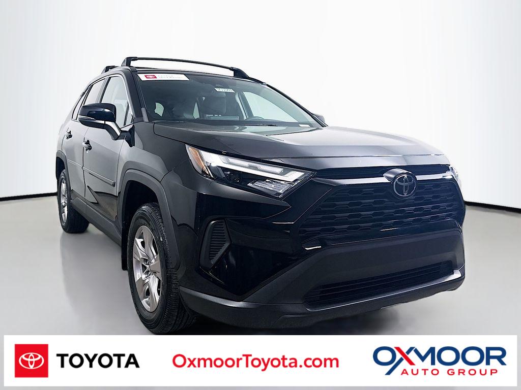 2023 Toyota RAV4 XLE's photo