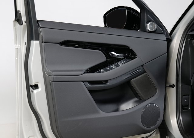 2026 Land Rover Range Rover Evoque Dynamic SE photo 17