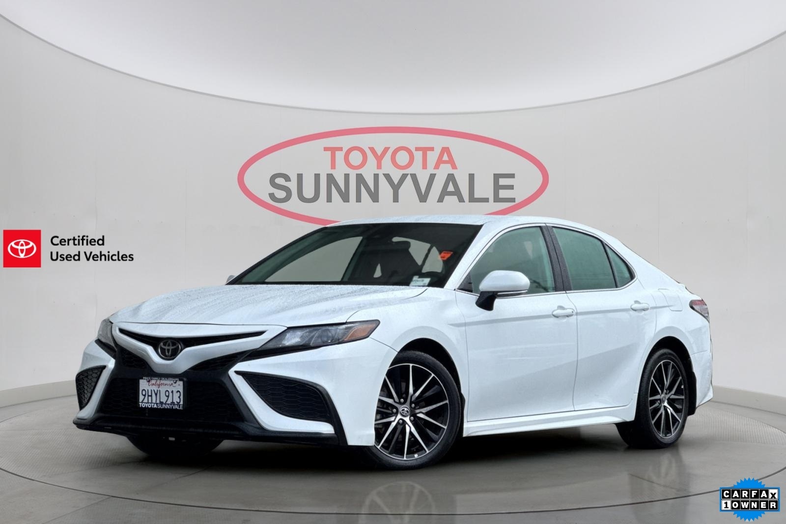 2024 Toyota Camry SE's photo