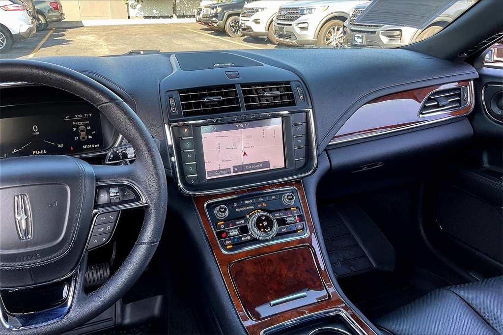 2020 Lincoln Continental Standard photo 3
