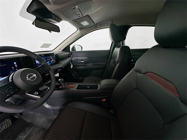 2025 Nissan Kicks SR photo 19