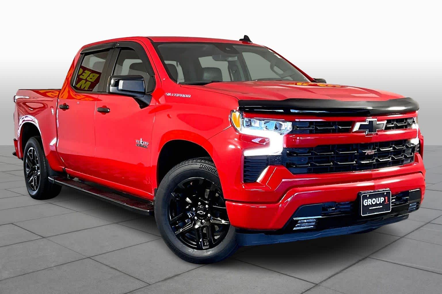 2023 Chevrolet Silverado RST photo 2