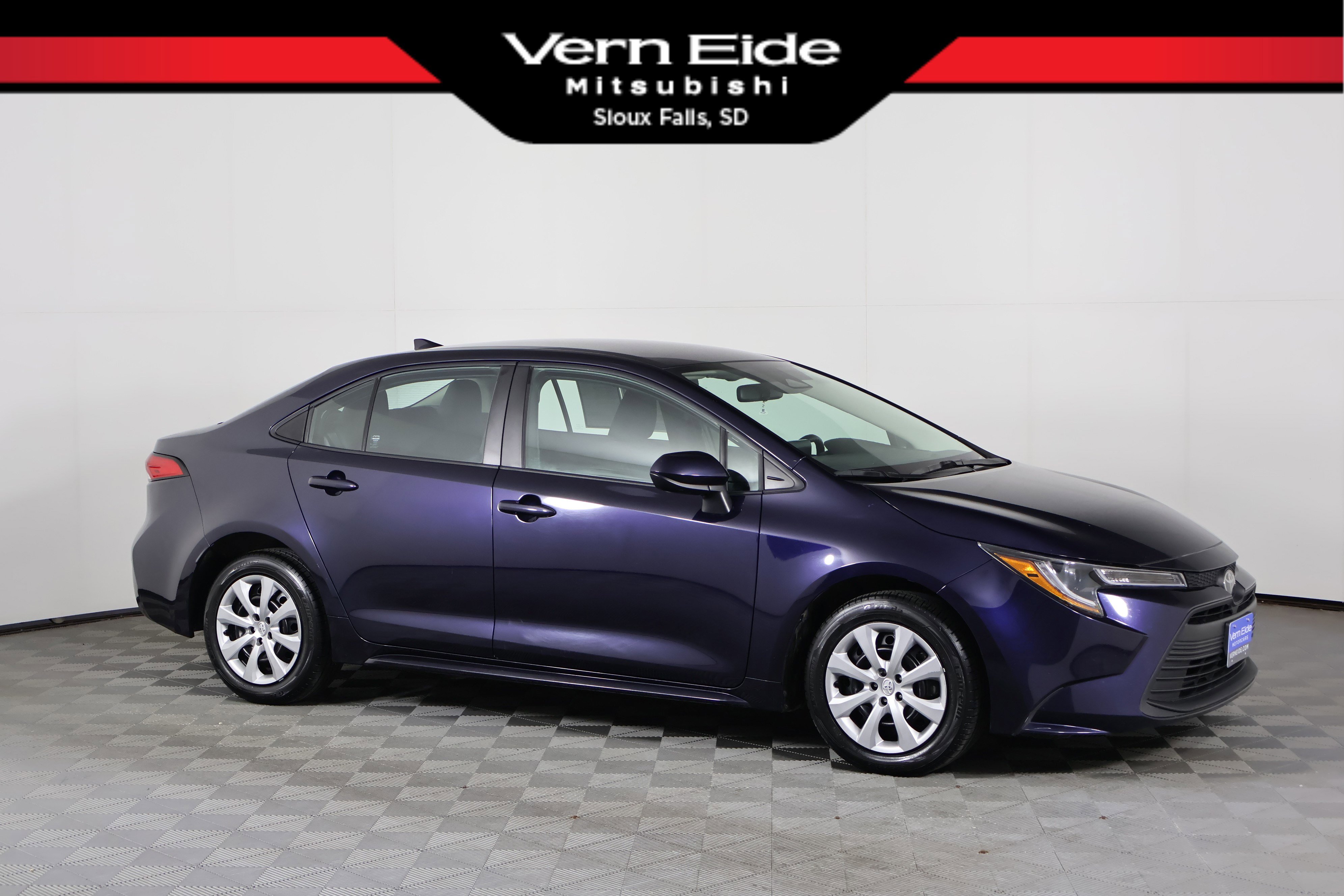 2024 Toyota Corolla LE's photo