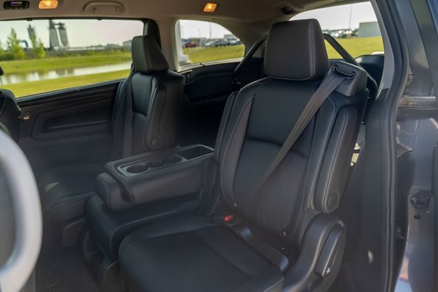 2024 Honda Odyssey Touring photo 16