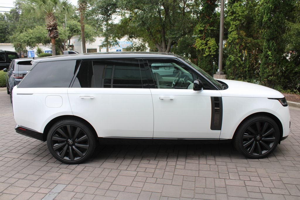 2024 Land Rover Range Rover SV photo 4