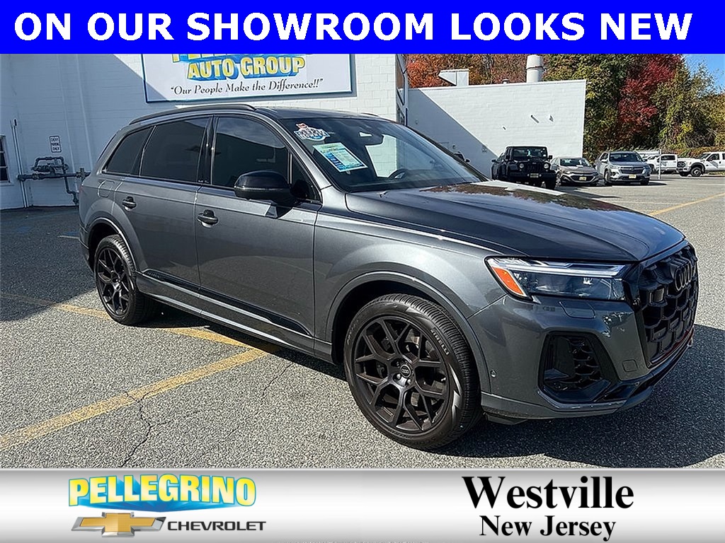 2025 Audi SQ7 Premium Plus's photo